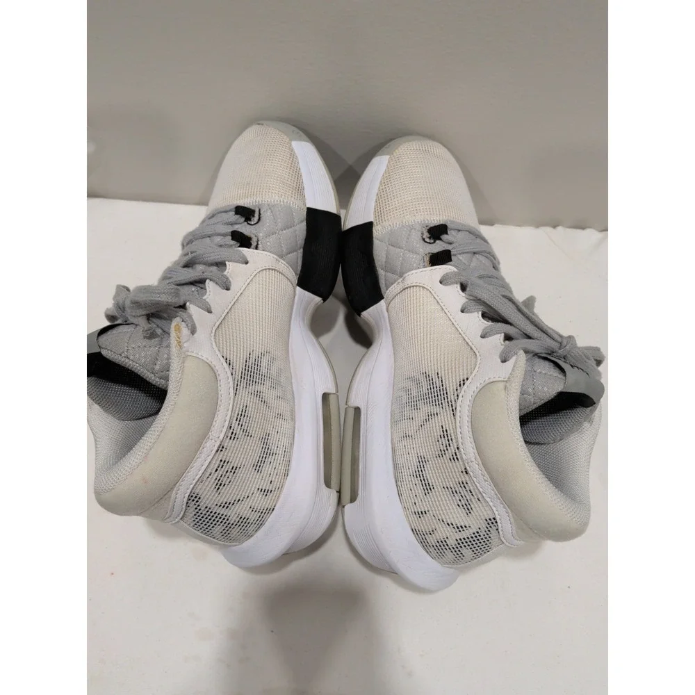 Mens Nike Lebron Witness VIII (White/Black-LT Smoke Grey) Size 10.5